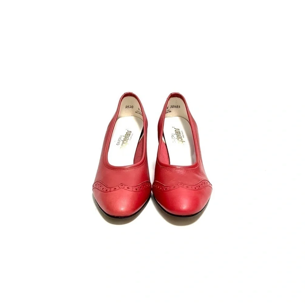 Vintage 1970s deadstock red leather wing tip brogue heels